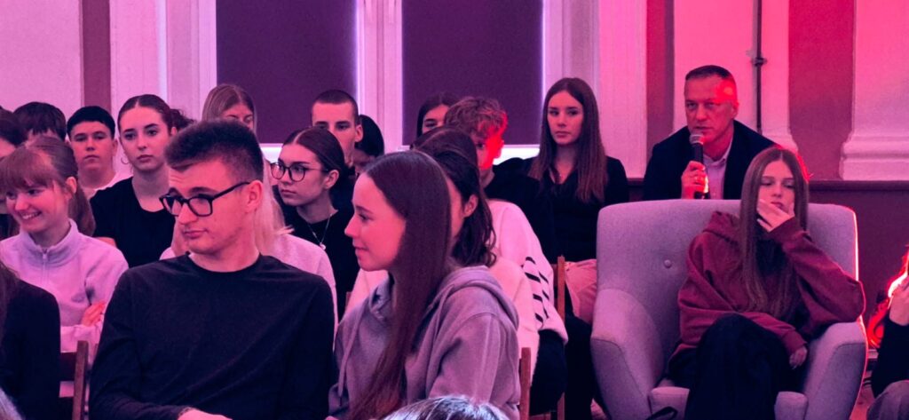 a33bb00d-dad0-4a3d-b628-e637f0fe9cf9